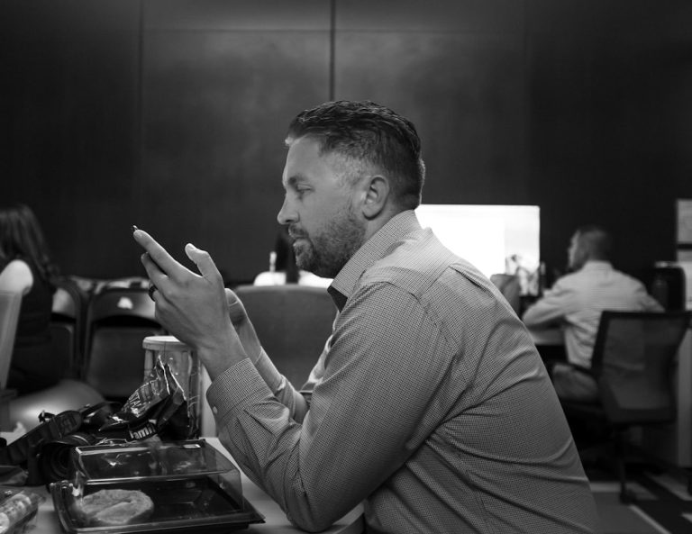 Randki w social mediach: jak znaleźć miłość online 1 Photo Dating app