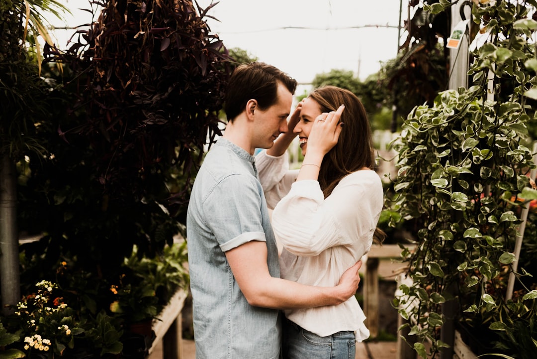 Photo Laughing couple